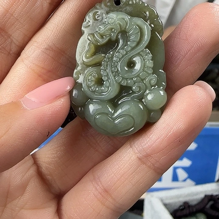 颈饰未镶嵌和田玉