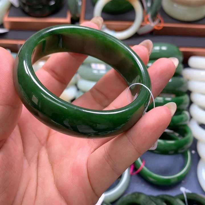 【闪购商品】未镶嵌手镯和田玉（碧玉）