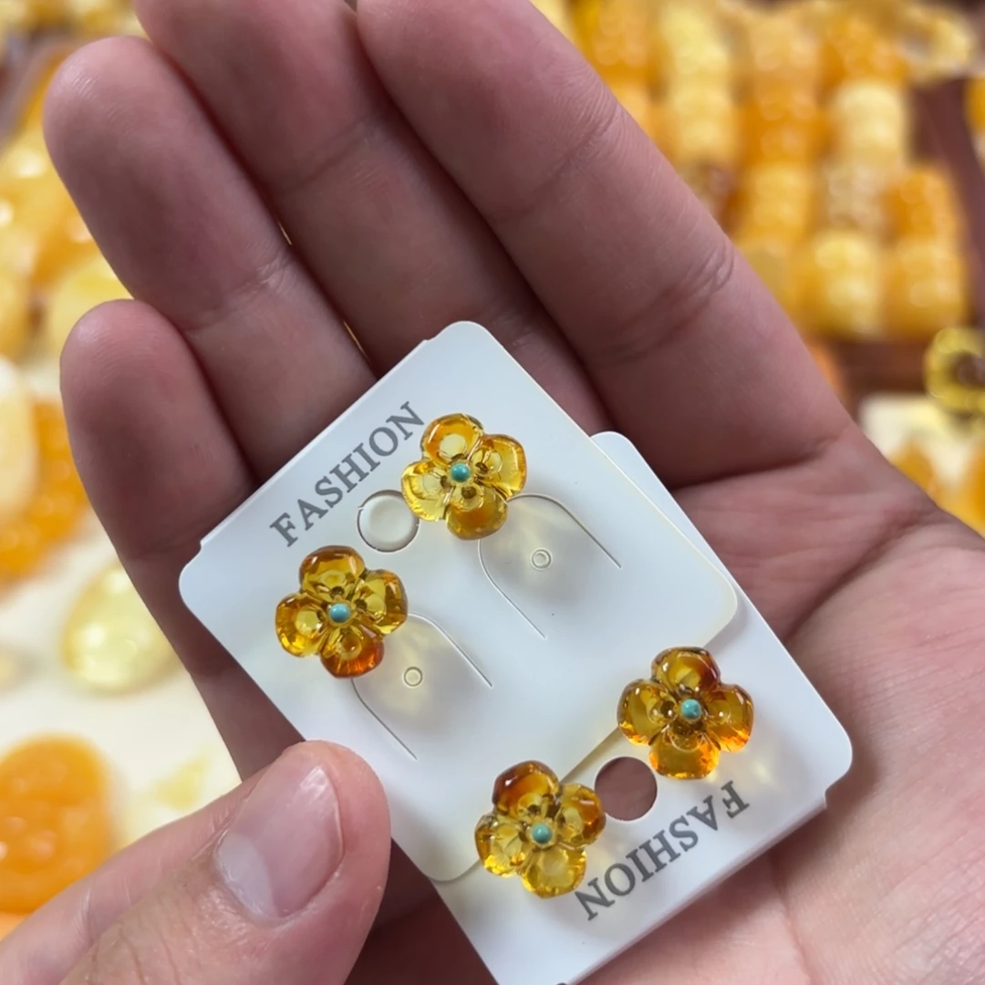 蜜蜡未镶嵌裸石耳钉