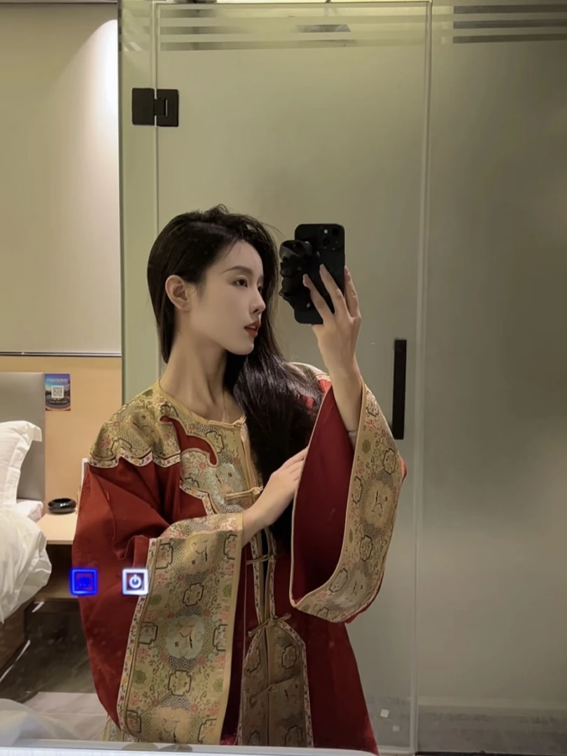 《虞与君辞》新中式重工提花上衣