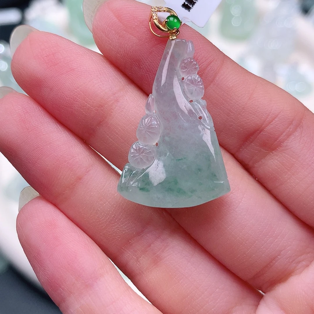 颈饰18K金镶嵌翡翠28.1-19.2-5