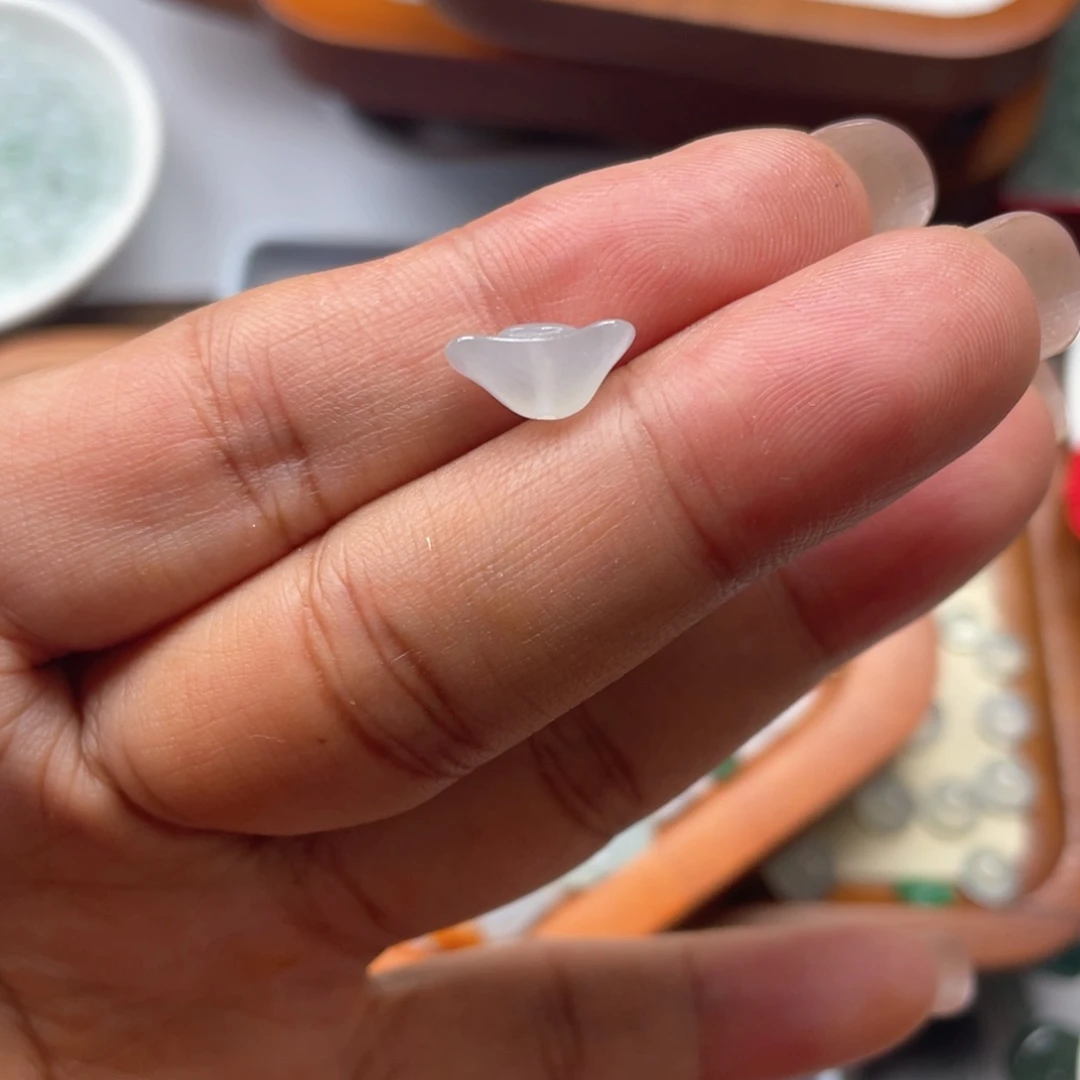 翡翠未镶嵌颈饰56786789