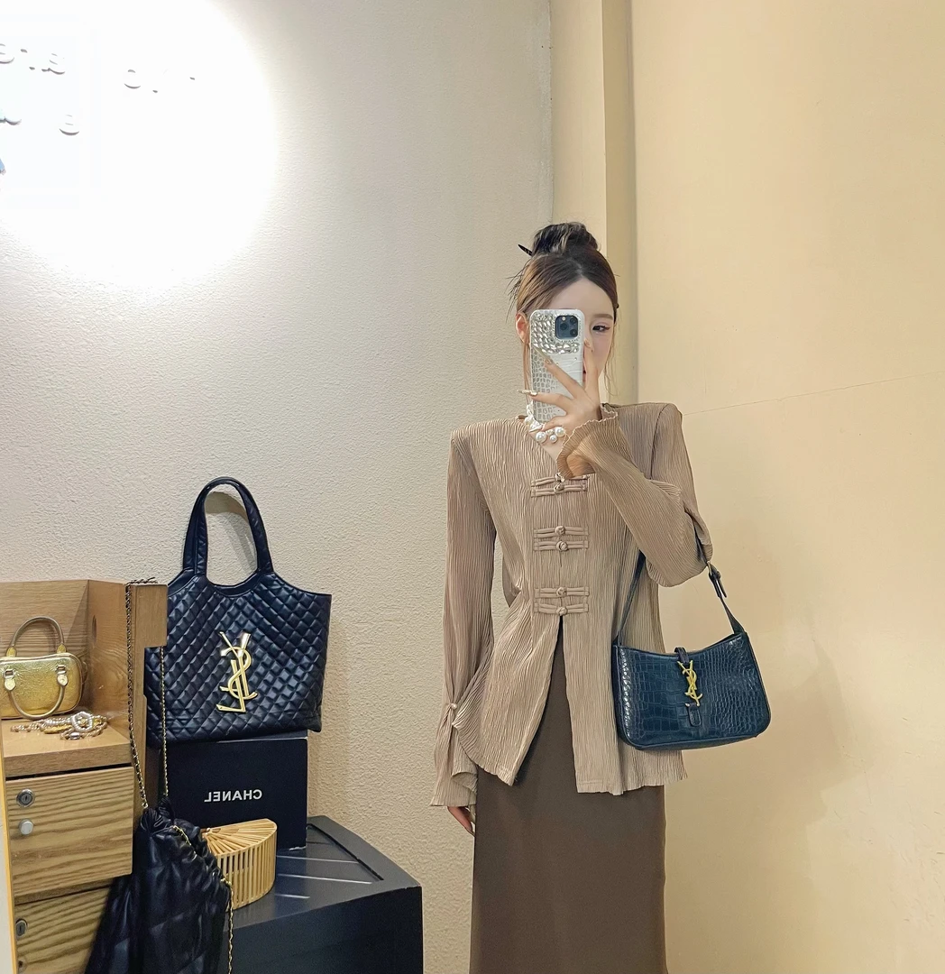 国风复古肌理感衬衫女早秋新款气质百搭休闲显瘦小众网红宽松