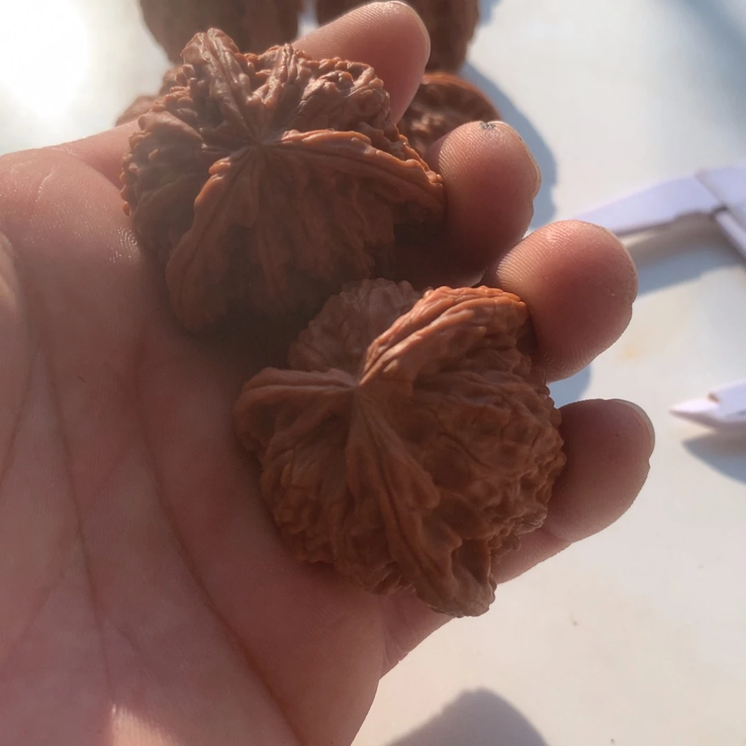 文玩核桃吊坠三棱