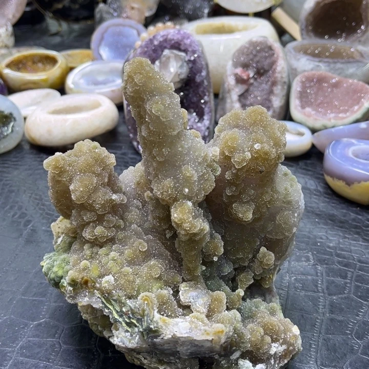 未镶嵌水晶珠宝半成品