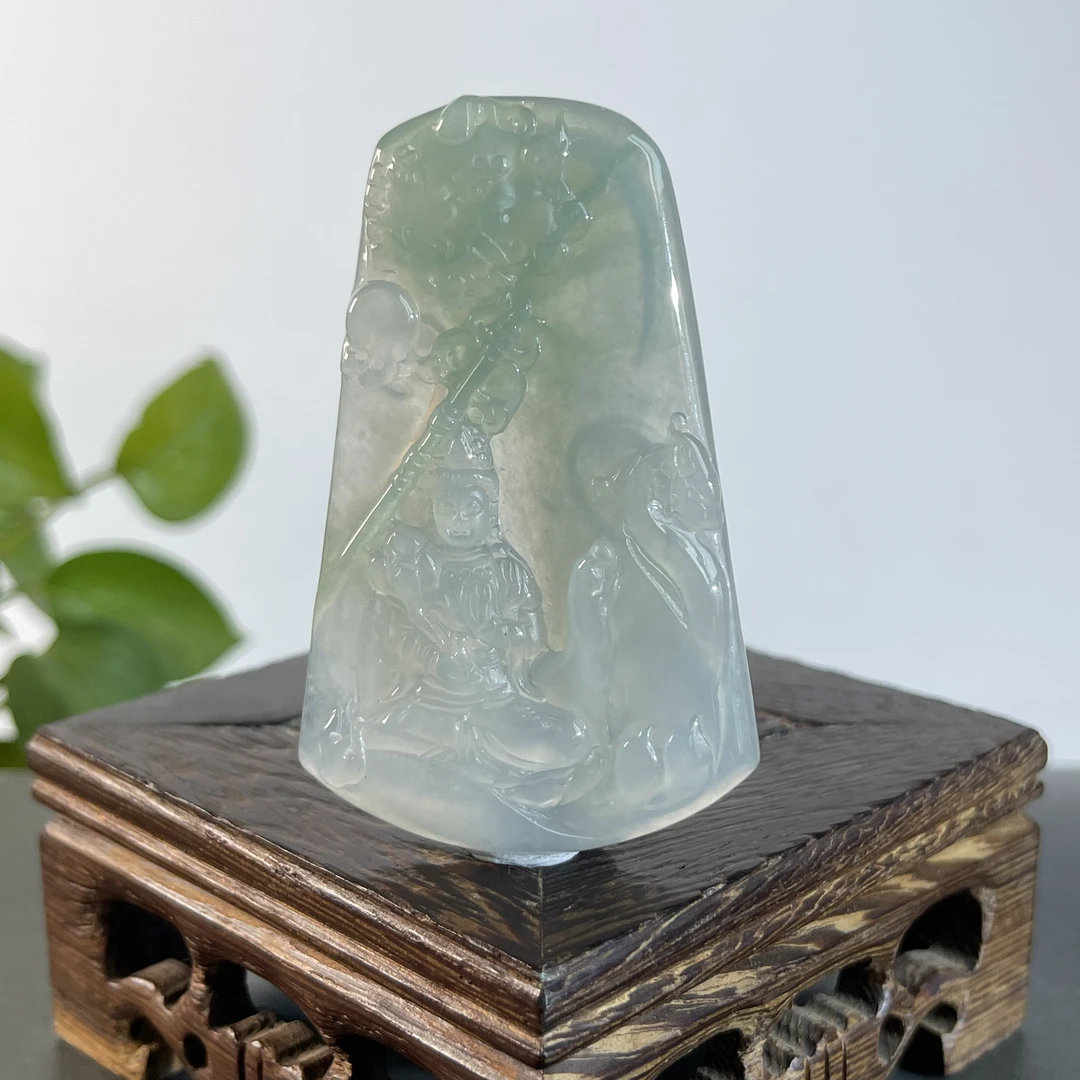 JYB29-192   天然缅甸A货翡翠  持莲观音