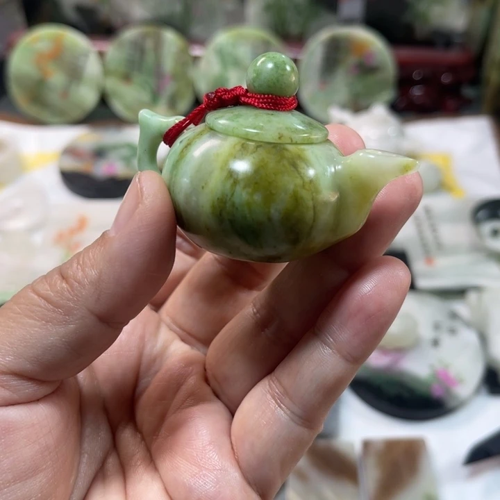 独山玉未镶嵌颈饰