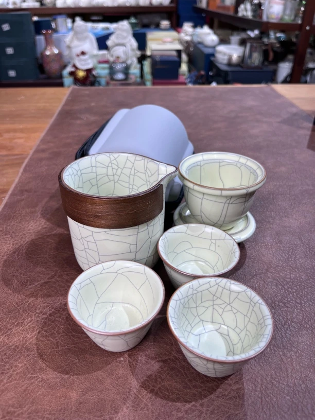 502象牙黄一壶三杯旅行茶具