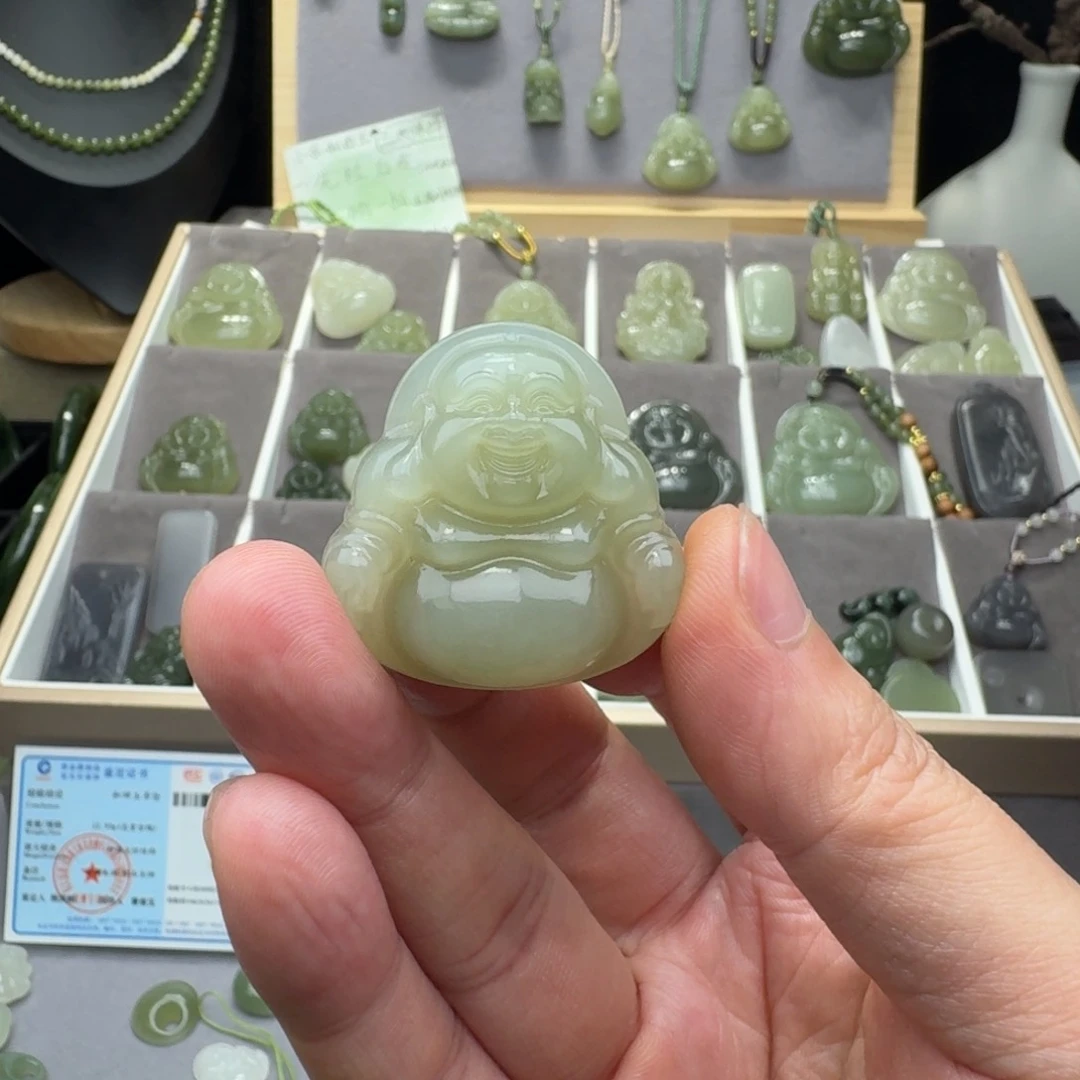 和田玉颈饰未镶嵌动*