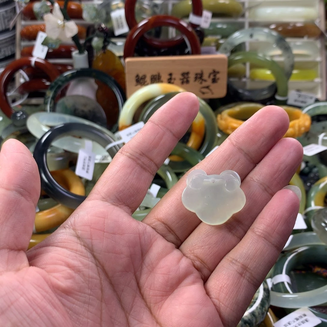 蛇纹石玉颈饰未镶嵌老****农