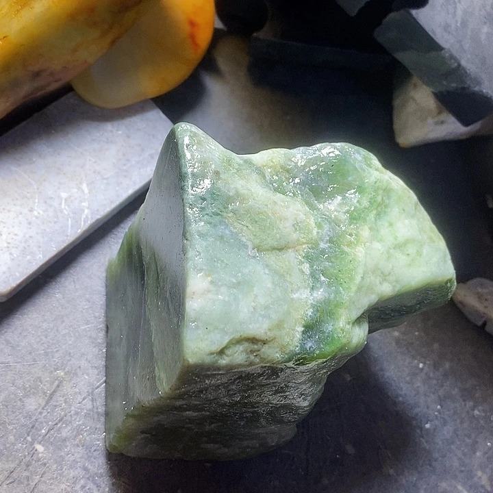 透闪石质玉未镶嵌珠宝半成品