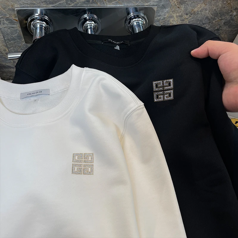 秋冬季简约高级感纯色小标圆领无帽卫衣男士长袖柔软纯棉打底上衣