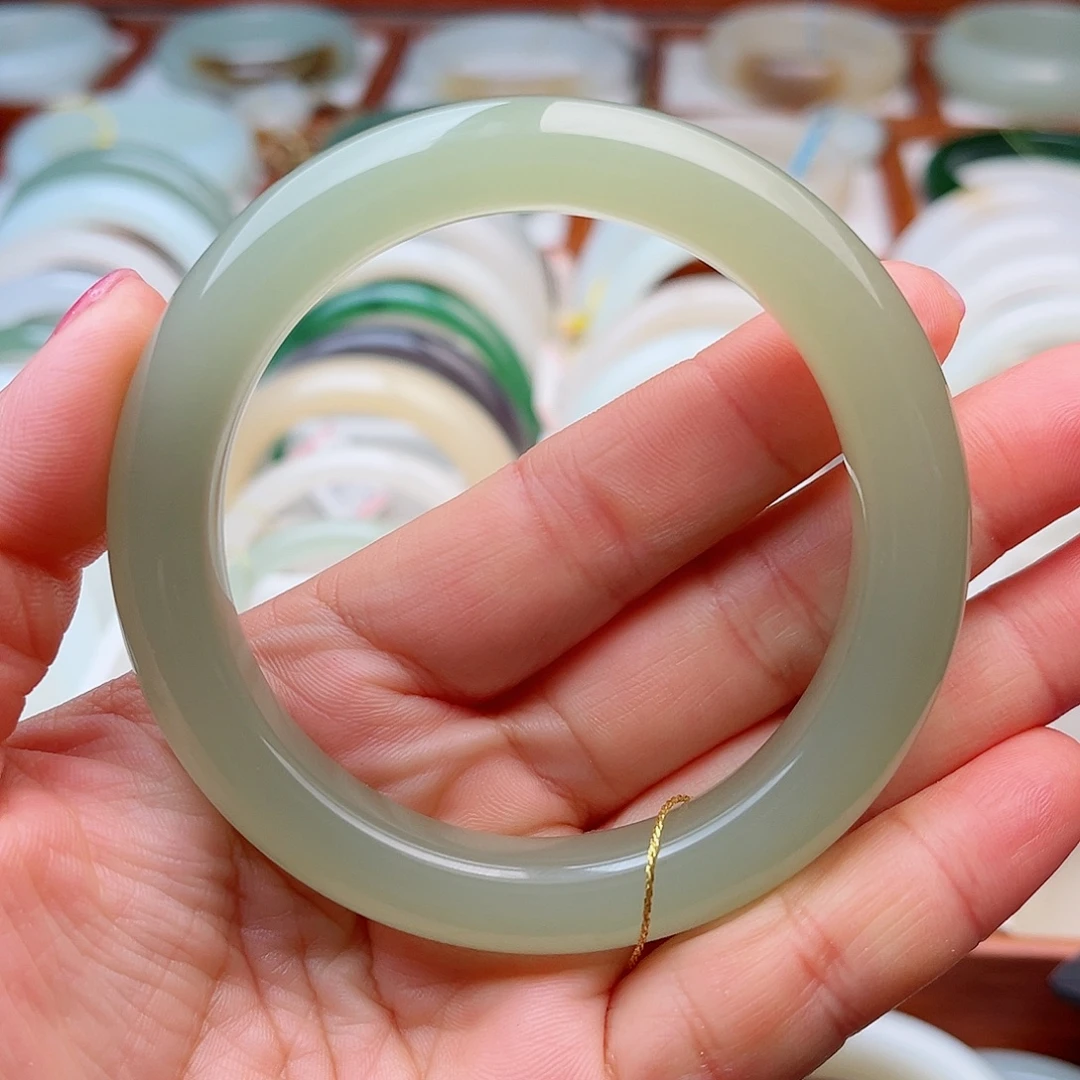 和田玉未镶嵌手镯58