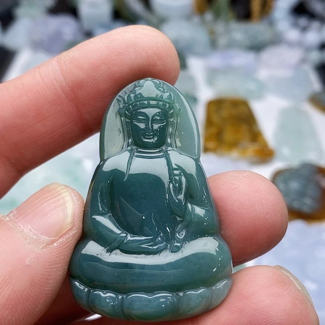 翡翠颈饰未镶嵌素衣观