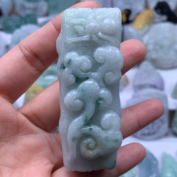 翡翠未镶嵌颈饰枯木逢春知足常乐如意福利