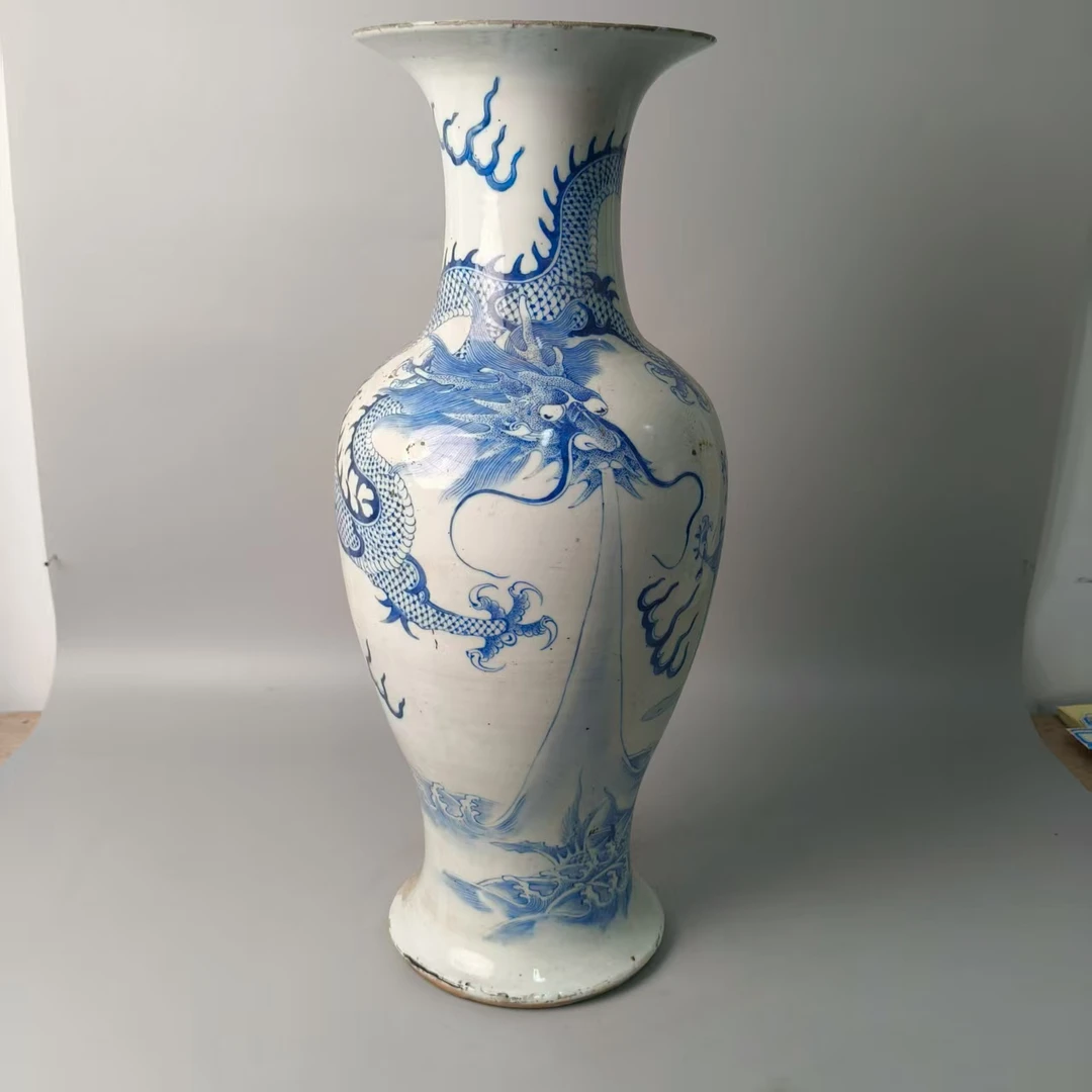 5170320 晚清 青花龙吸水瓶