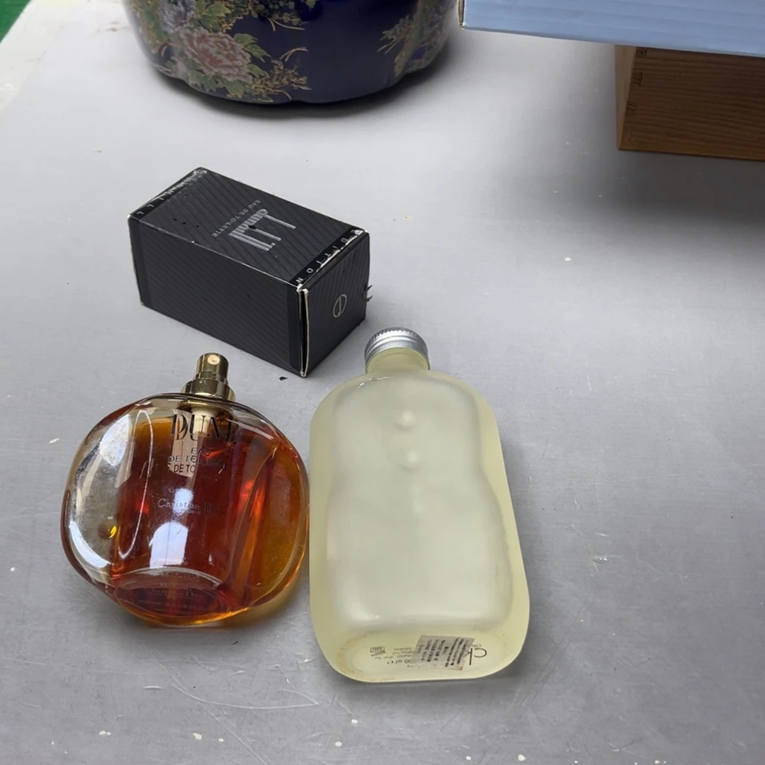 莽***买瓷片密密麻麻地铺满一