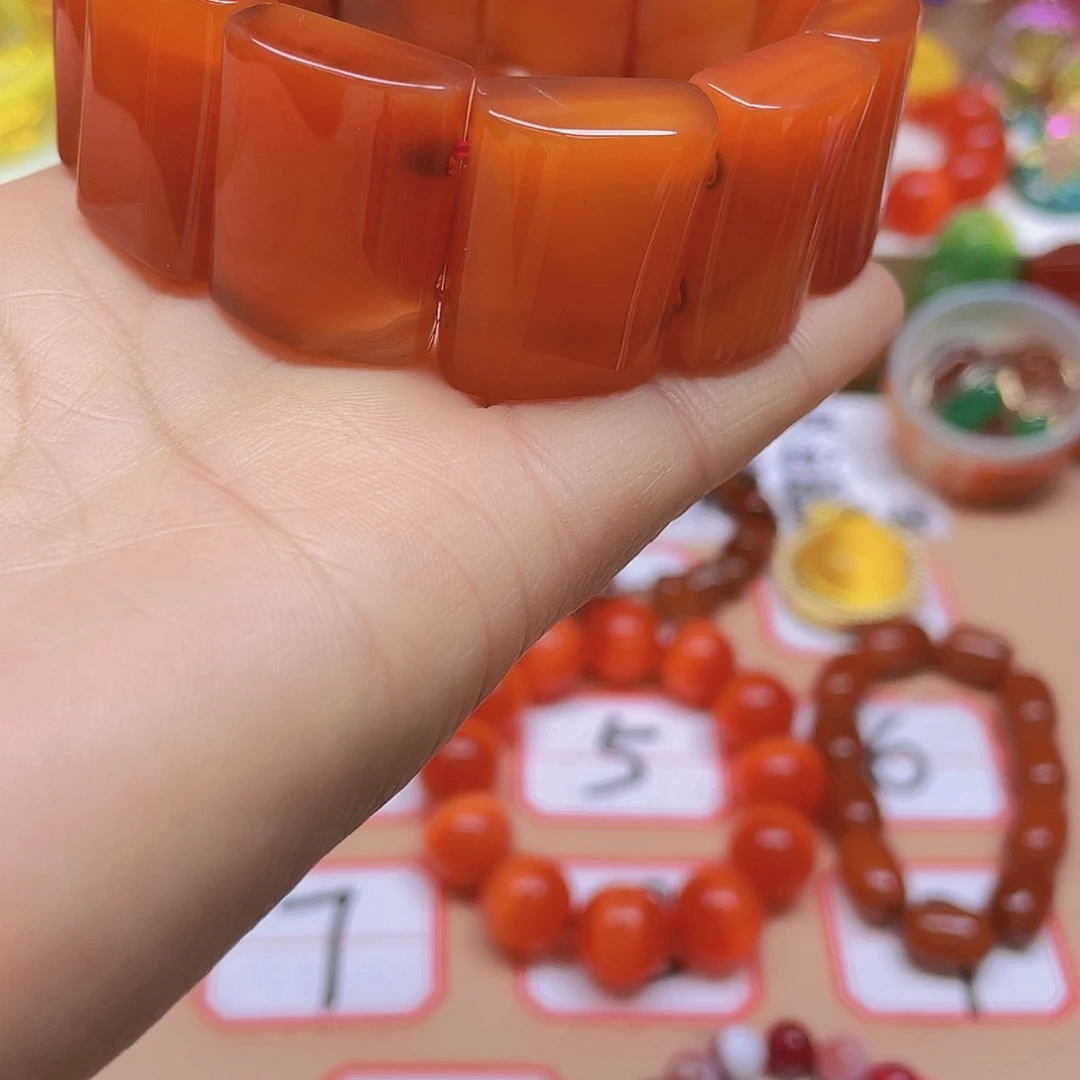 玛瑙/玉髓颈饰未镶嵌曾**时