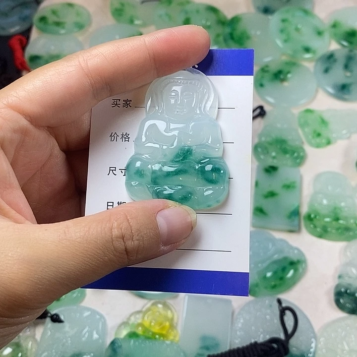 滕***肉翡翠未镶嵌颈饰观音