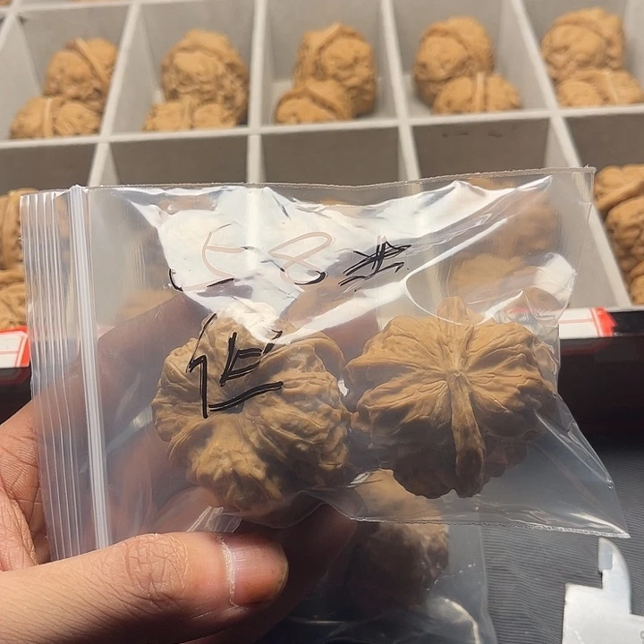 但***喜大叶紫檀（黑酸枝木类）