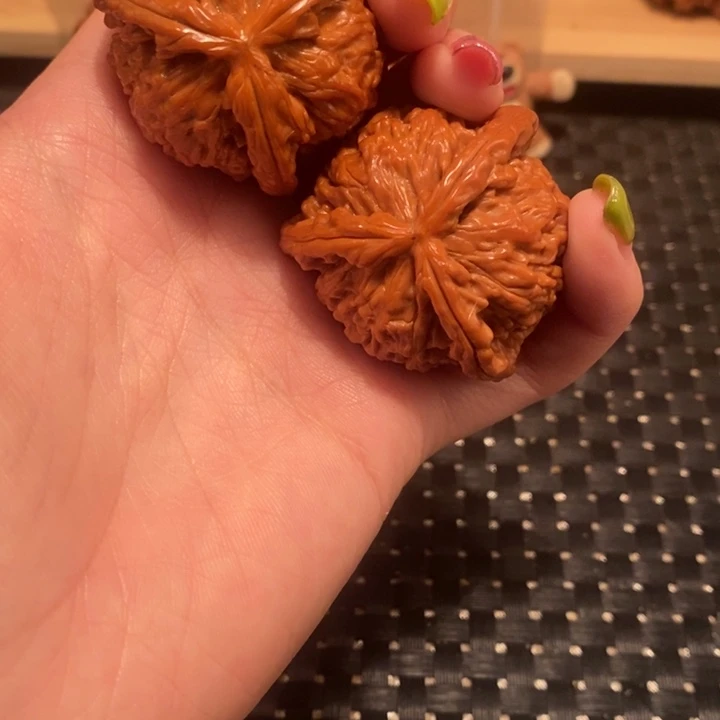 文玩核桃把件核桃。白狮子。40.41