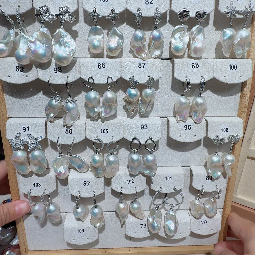 顺***利颈饰合金淡水珍珠