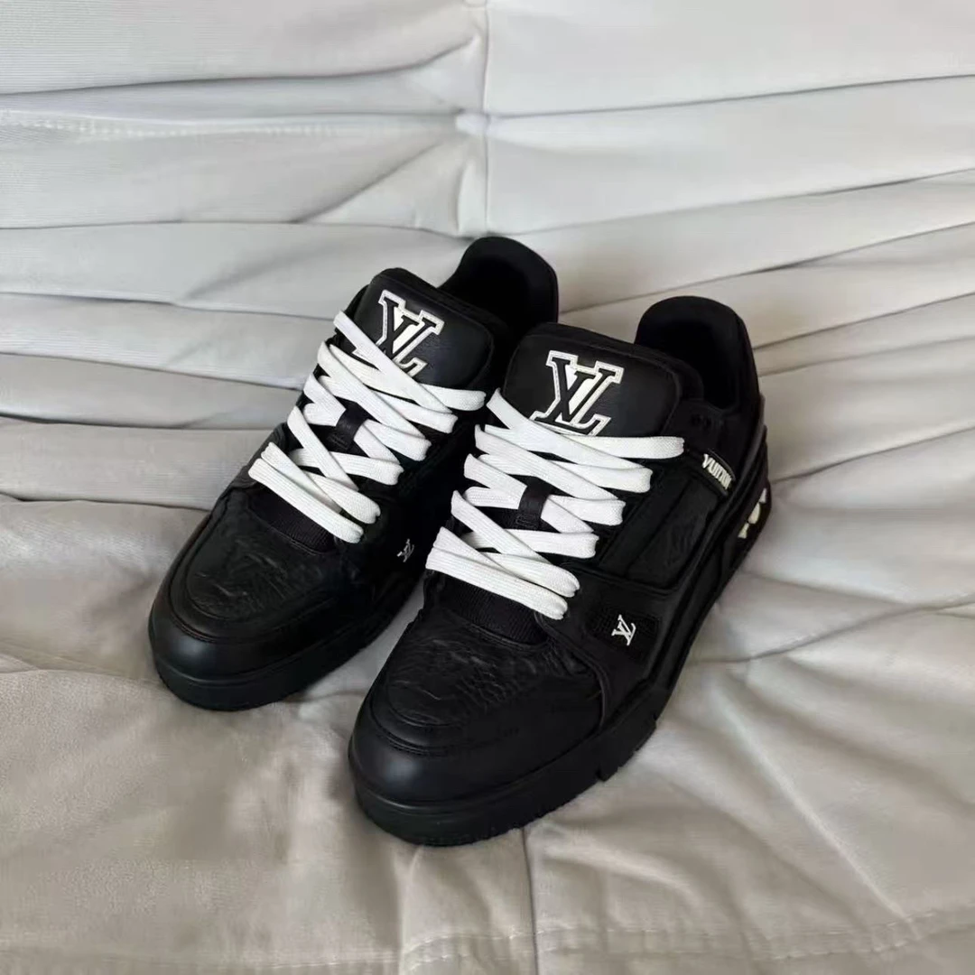 99新 LouisVuitton/路易威登 42码 trainer 黑武士 低帮板鞋