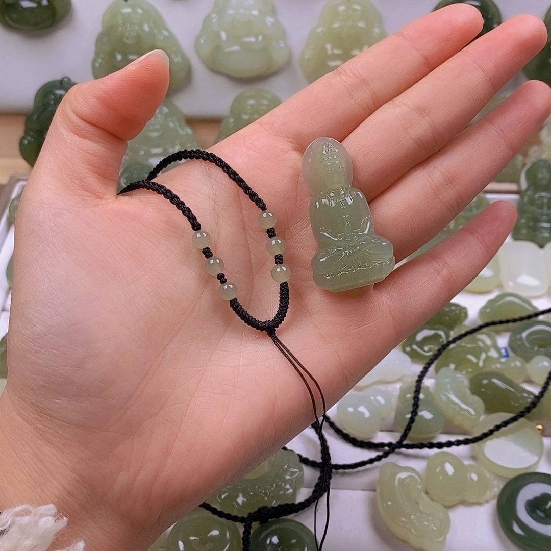 锦***）和田玉未镶嵌颈饰