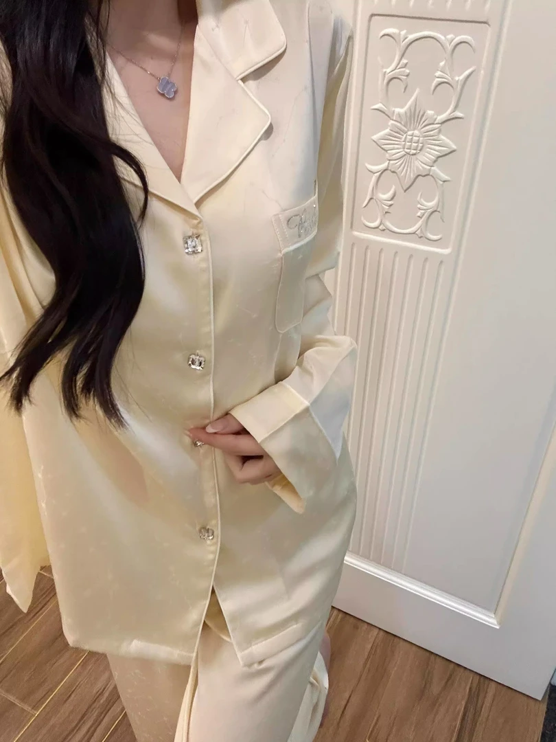 法式小香风烫钻扣设计冰丝睡衣女春秋季新款冰凉亲肤家居服两件套