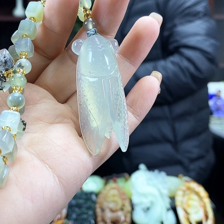 蛇纹石玉吊坠未镶嵌