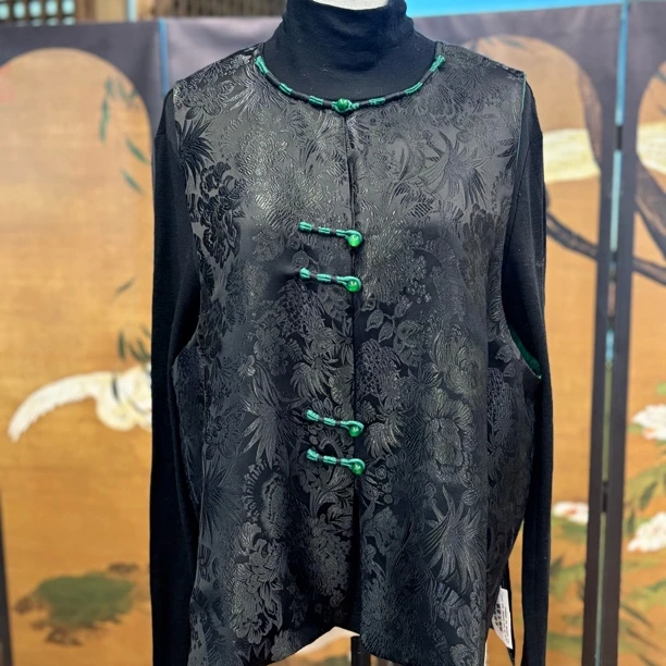 49013 新中式对襟刺绣马甲，面料桑蚕丝，双面可穿，建议干洗