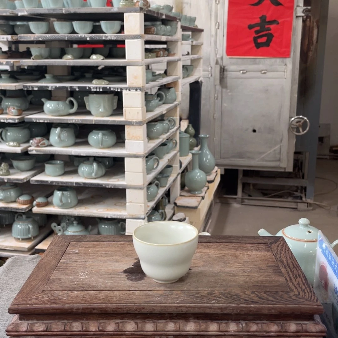 其他月白釉葫芦杯微瑕