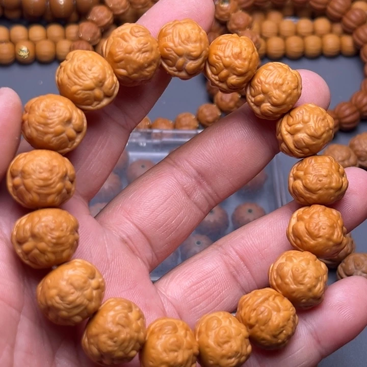 吊坠猴头核桃金蟾