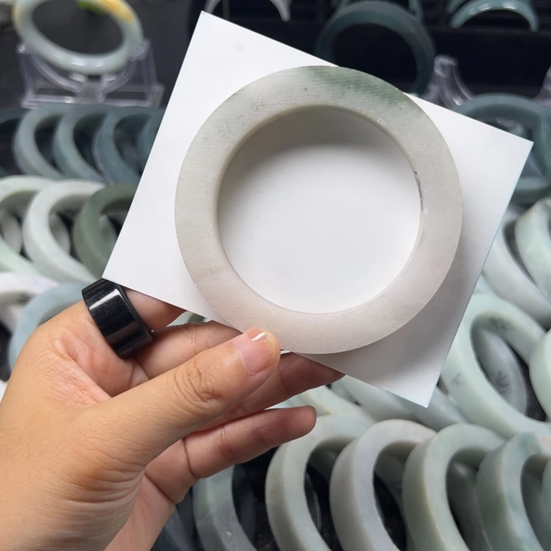 定制翡翠1未镶嵌【特色料】藕粉半山水