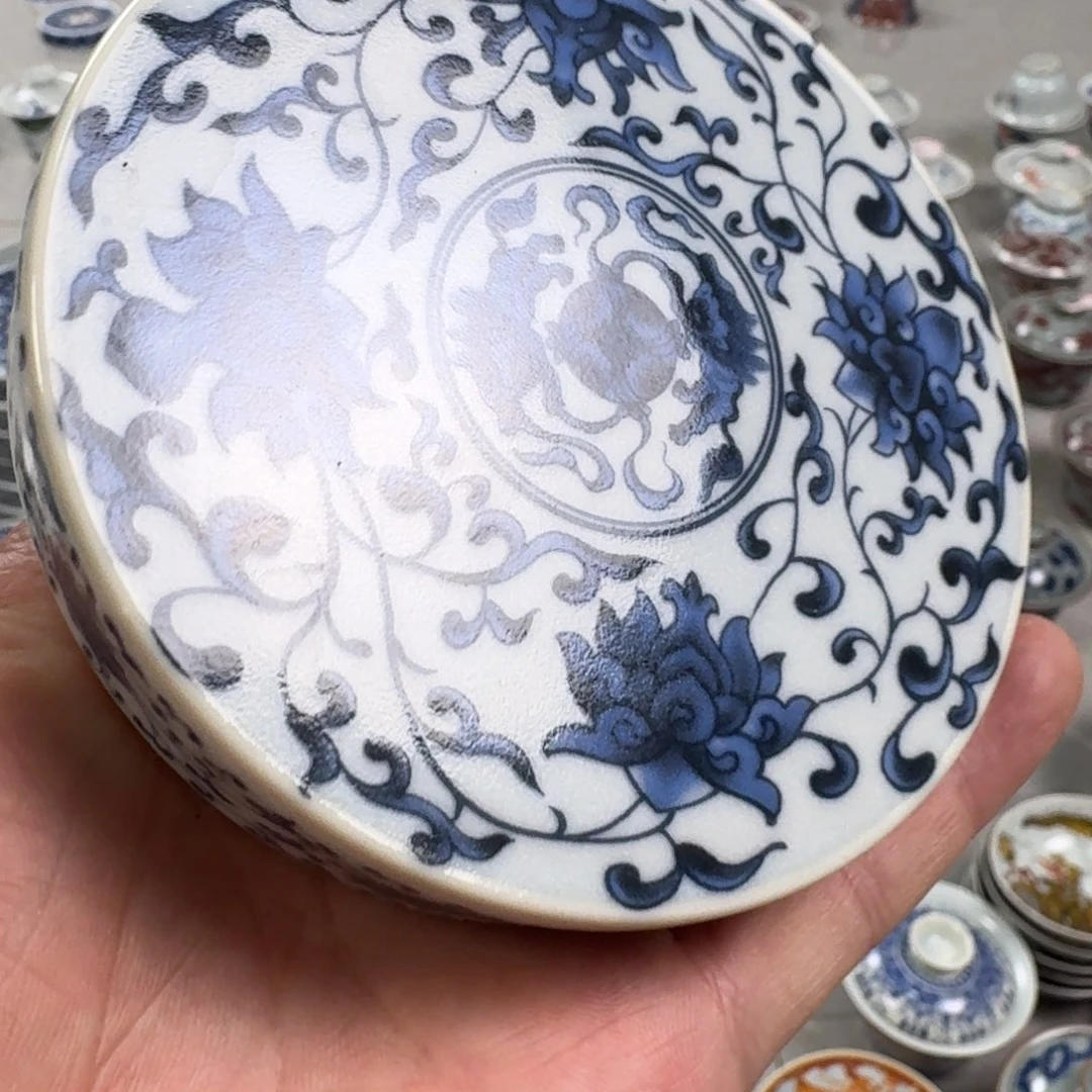 杯青花缠枝莲盖置