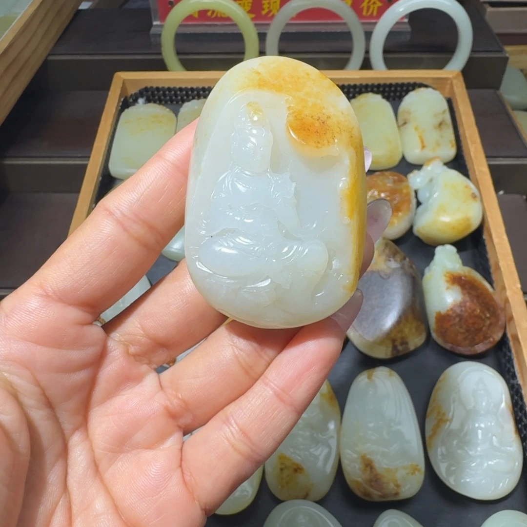 和田玉未镶嵌颈饰