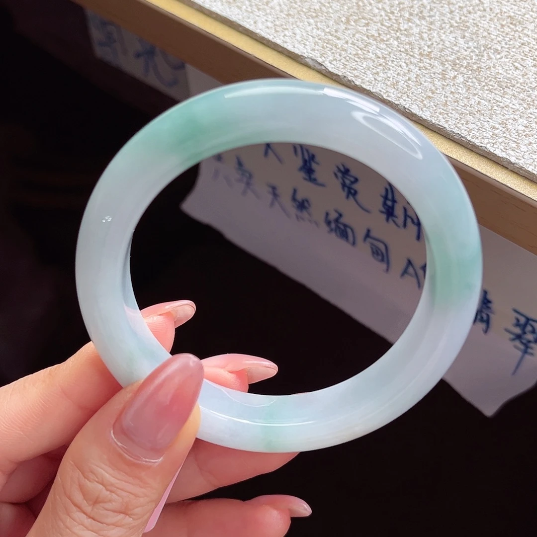 翡翠未镶嵌手镯手镯