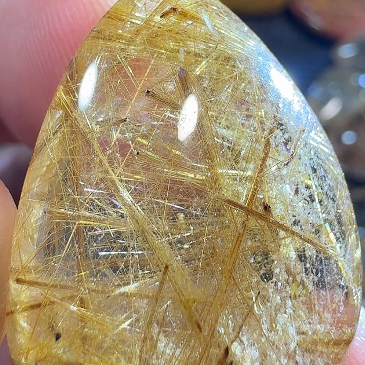 靖***靖未镶嵌颈饰水晶好