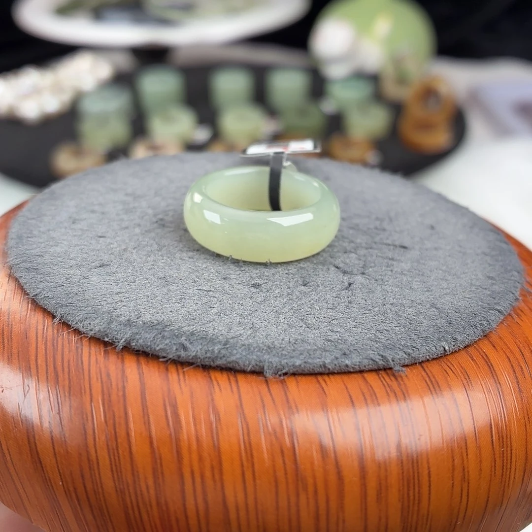 和田玉未镶嵌戒指b49晴水轮胎16.6不退换