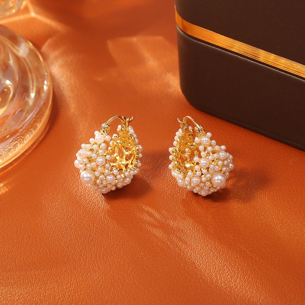 铜合金仿珍珠耳饰 法式镂空花篮耳环韩系轻奢高级感气质时尚耳圈