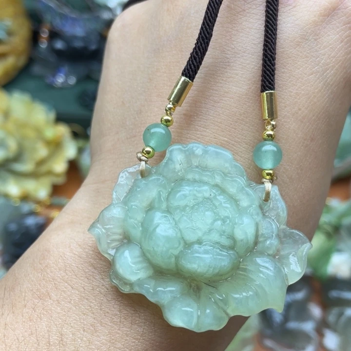 蛇纹石玉未镶嵌吊坠