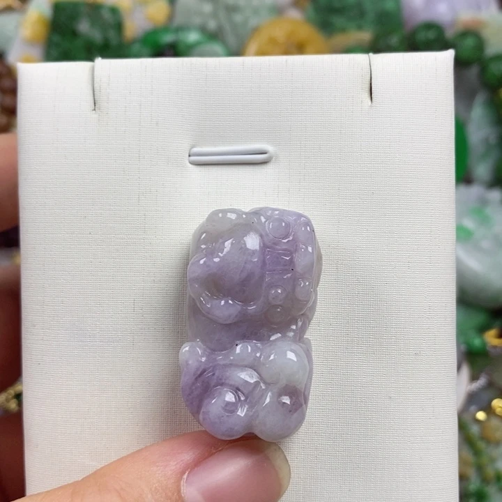 翡翠未镶嵌吊坠(赠链)