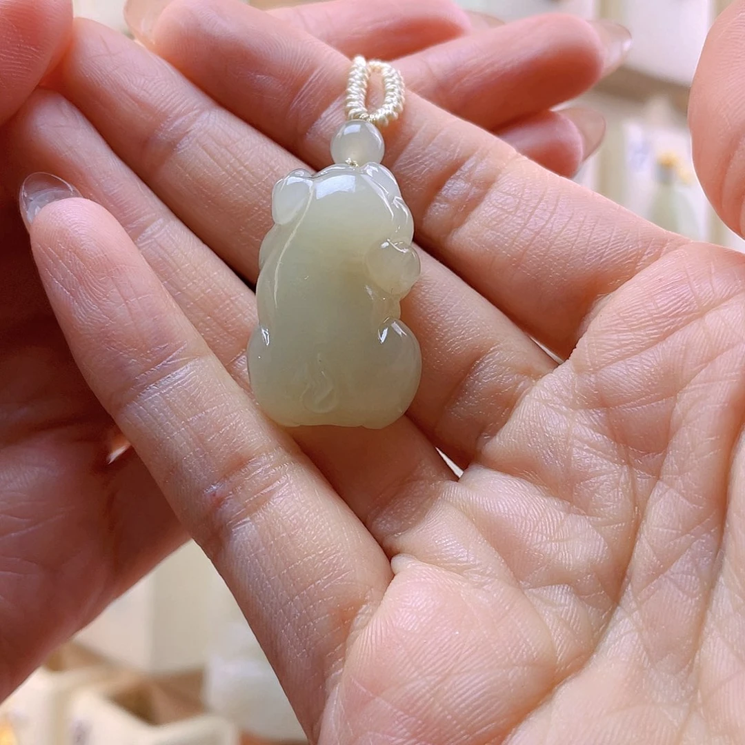 和田玉吊坠(赠链)未镶嵌一*