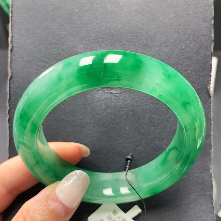 未镶嵌手镯石英质玉