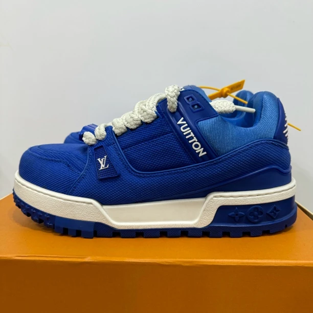99新 LouisVuitton/路易威登 42码 trainer 蓝色皮丁 时尚板鞋