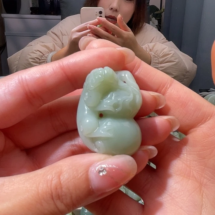 ****和田玉未镶嵌颈饰