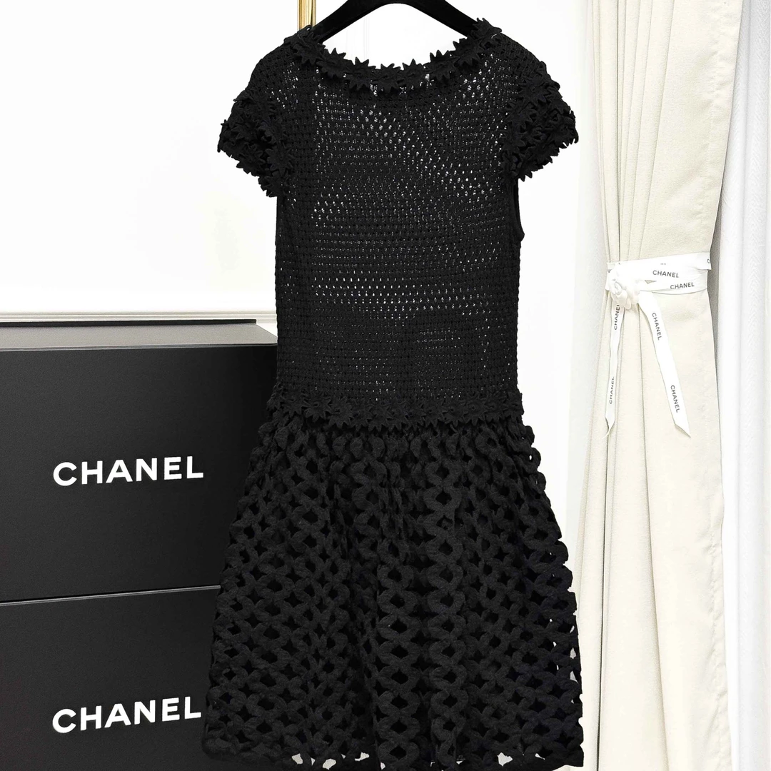 99新 Chanel/香奈儿 36码17A大都会系列黑色镂空针织短袖连衣裙