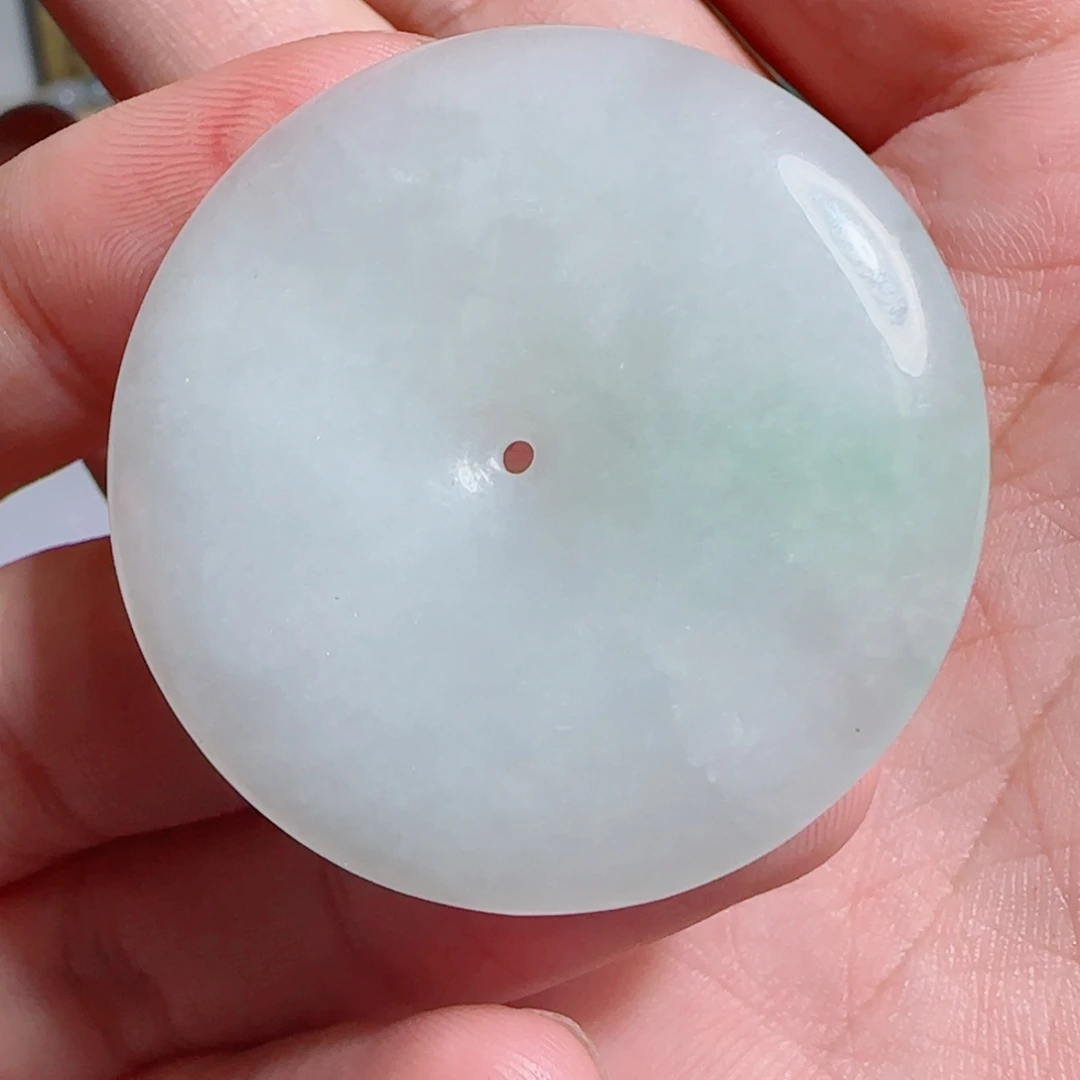 翡翠未镶嵌颈饰平安扣