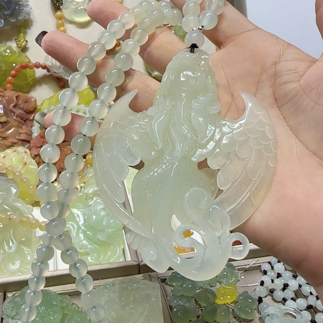 未镶嵌蛇纹石玉吊坠