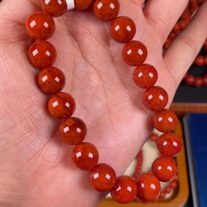 未镶嵌手链南红玛瑙大**?